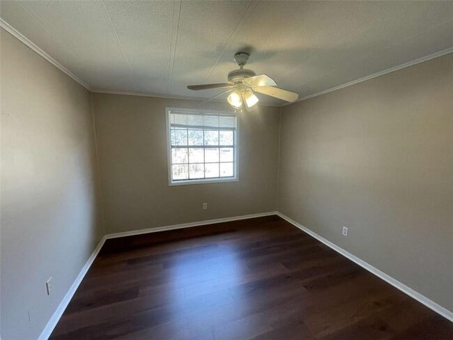 Building Photo - 693 Bluebird Dr SE