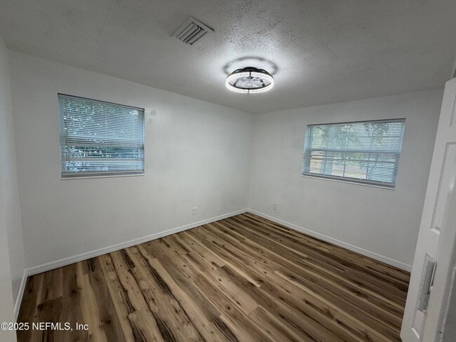 Building Photo - 2490 Woolery Dr