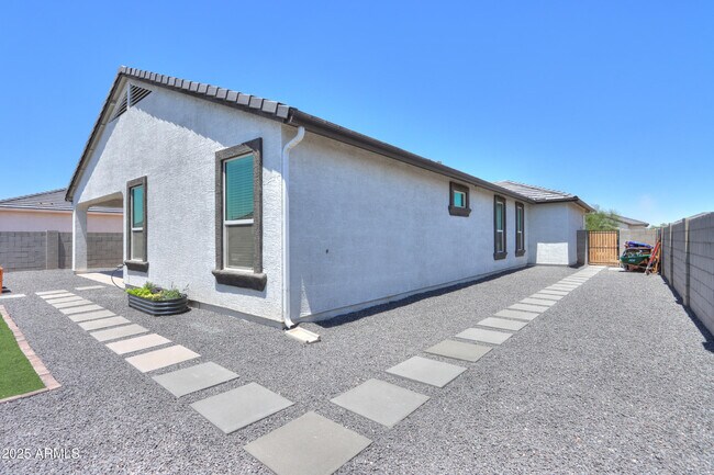 Building Photo - 37903 W San Clemente St