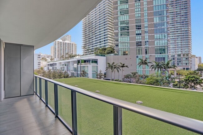 Building Photo - 3131 NE 7th Ave