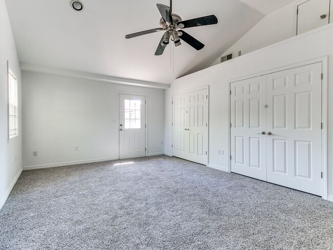 Building Photo - Beautiful 4 bedroom in South Tulsa and Union School District