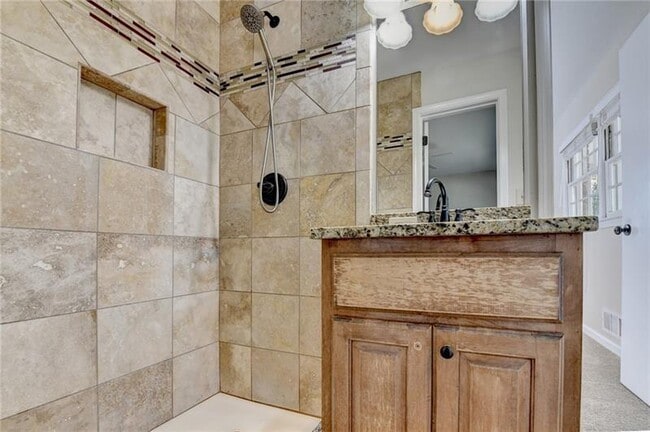 Building Photo - 478 Dorsey Cir SW