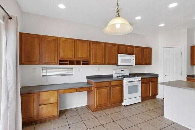 Building Photo - 9155 Ventana Azul Ave NW