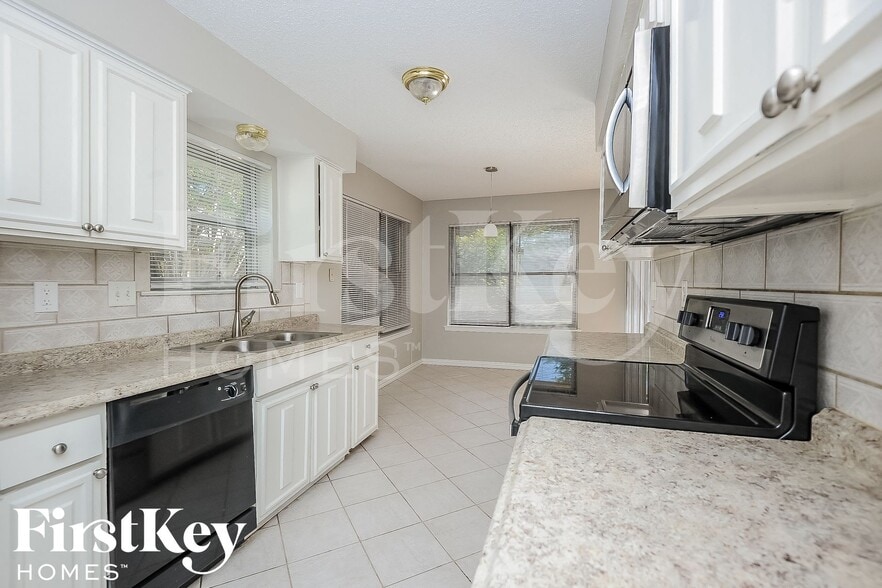 Building Photo - 1626 Glenhill Ln