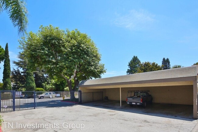 Building Photo - 8100 Orangewood Ave
