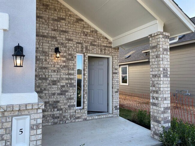 Building Photo - 3201 College Park Dr