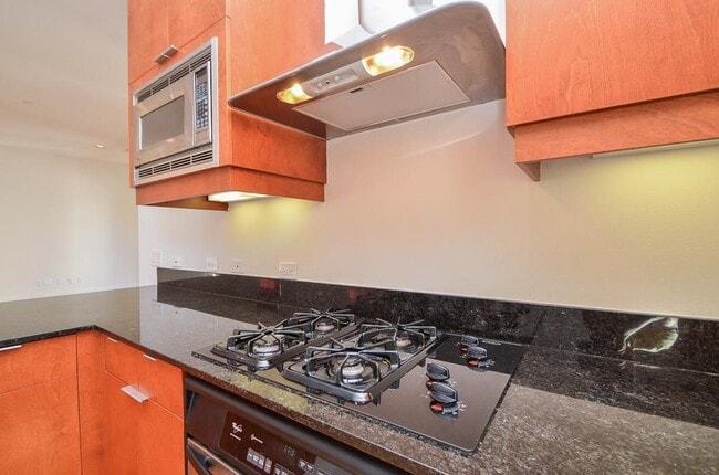 Building Photo - 2220 Portsmouth St