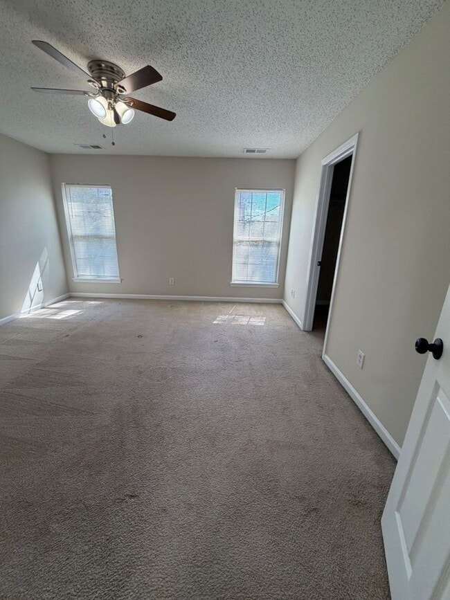 Building Photo - Nice Townhome - coming soon