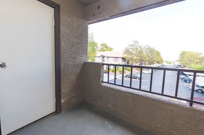 Building Photo - For Rent – 1 Bed, 1 Bath Condo Near Durang...