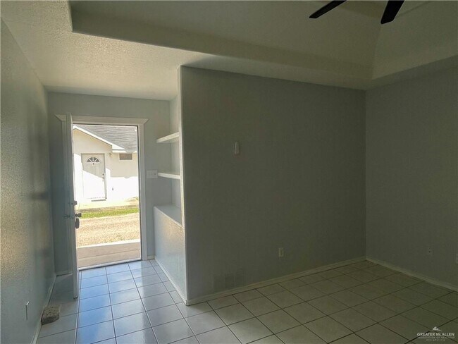 Building Photo - 15 Kimberly Ln