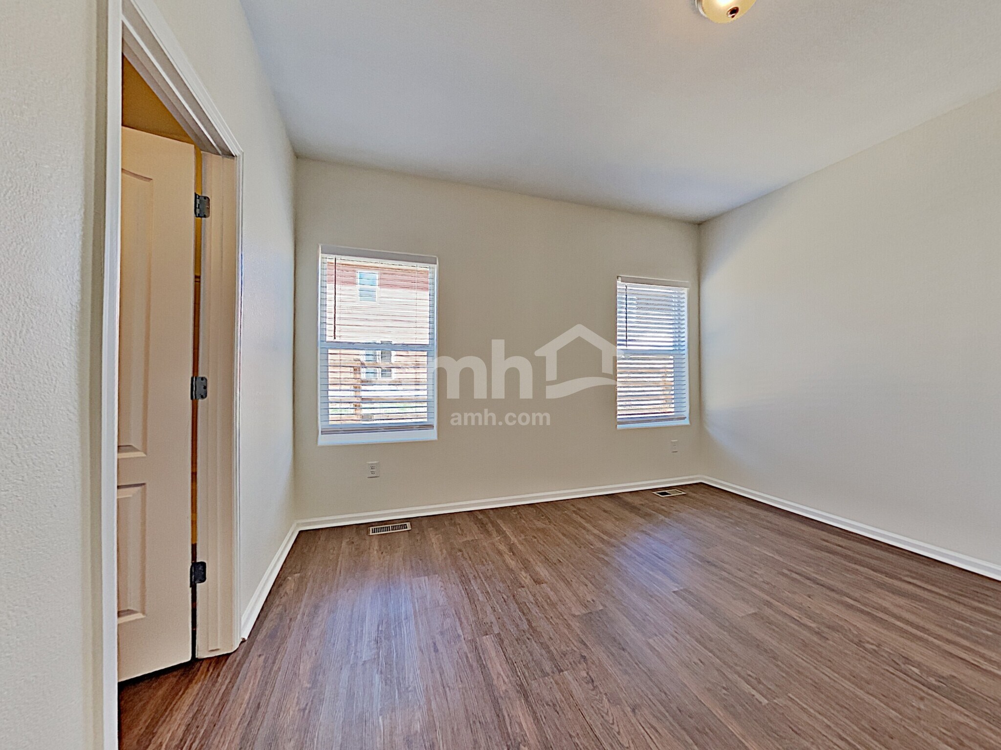 Building Photo - 551 Reserve Ave