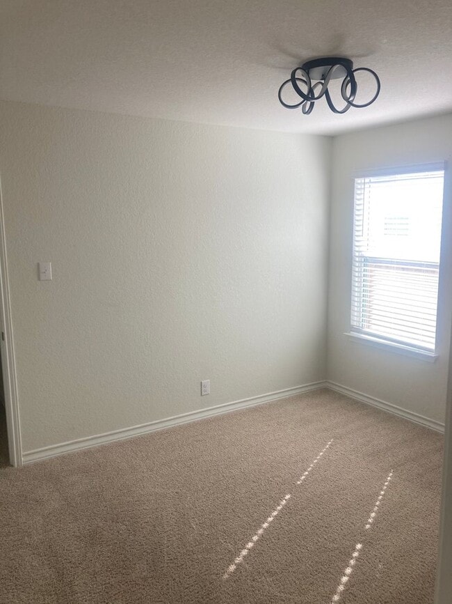 Building Photo - ZERO APPLICATION FEE FOR THIS STUNNING 4 BR, SINGLE STORY HOME!