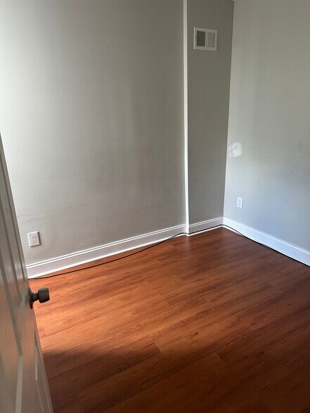 bedroom #2 - 6020 Kershaw St