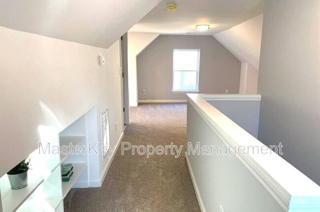 Building Photo - 713 Massey Ave