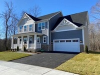 Building Photo - Like New Single-Family on Private Lot