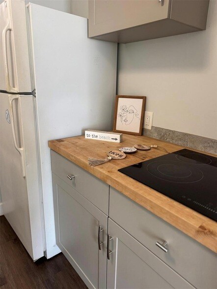 Building Photo - 3901 6th St S