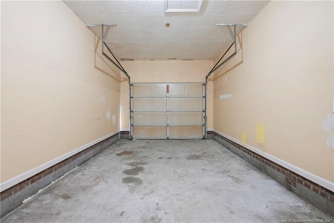 Building Photo - 6585 Applewhite Rd