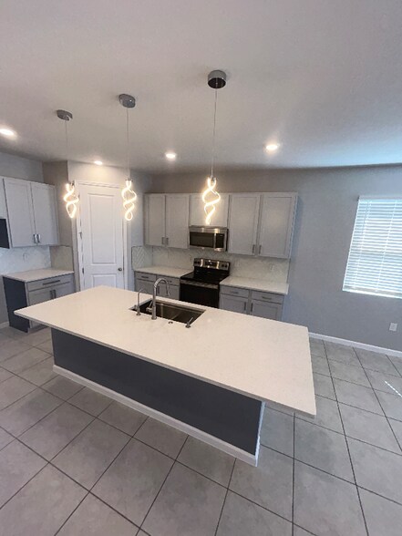 Building Photo - 228 Hillcrest Dr