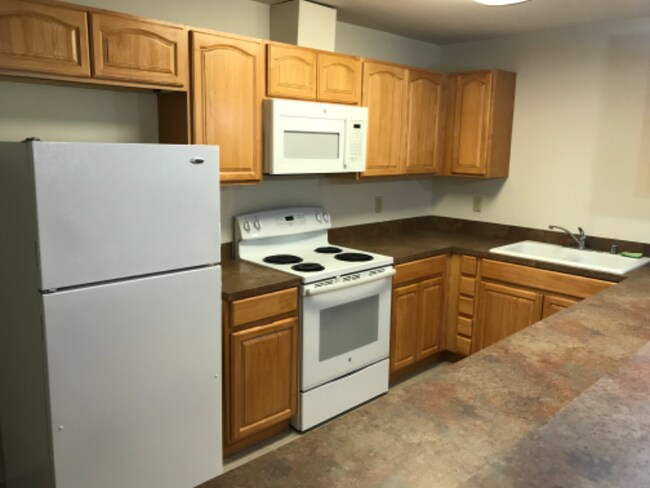 Building Photo - 4220 S 164th St