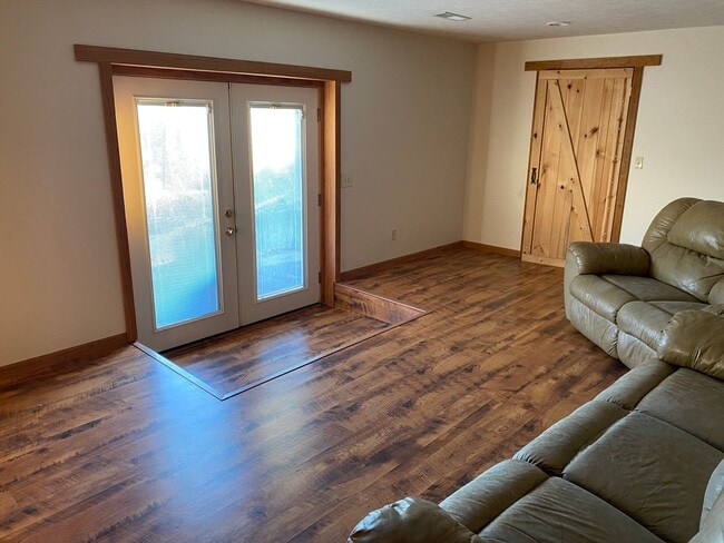 Building Photo - 3bed 2bath Home with Atwood Lake Views