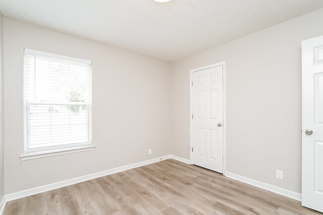 Building Photo - 1205 Hartfield Ct