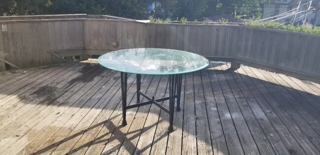 Building Photo - 2410 University Ave NE