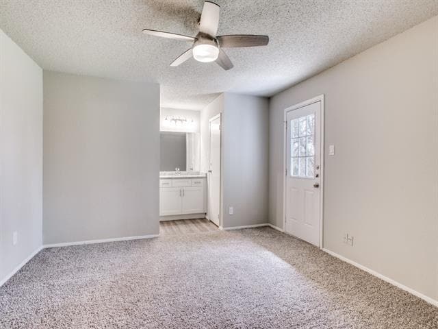 Building Photo - 5731 Shadydell Dr
