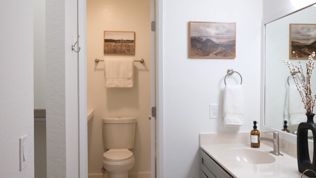 Primary bathroom - 250 Forest Ridge