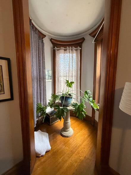 Building Photo - 800 Hague Ave