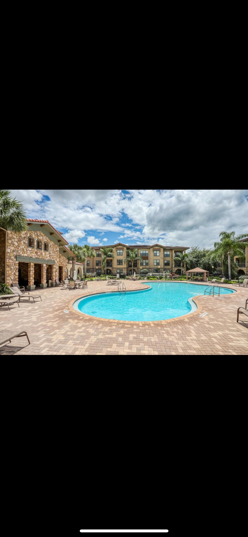 Building Photo - 901 Charo Pky