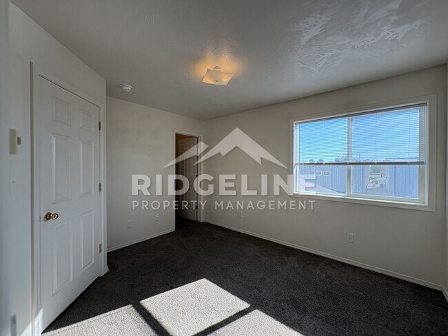 Building Photo - 345 S Byron Ave