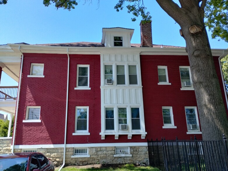 Building Photo - 2120 Linwood Blvd