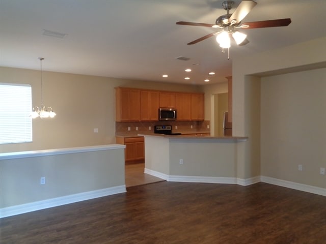 Building Photo - 11125 Running Pine Dr