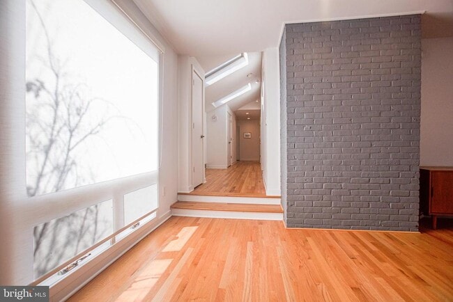 Building Photo - 92 Overbrook Dr