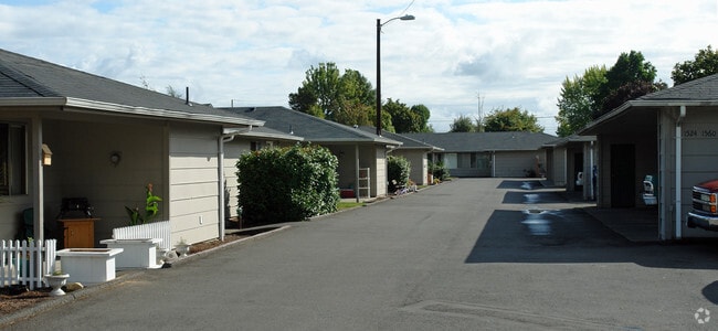 Building Photo - Cypress Villa Apartments