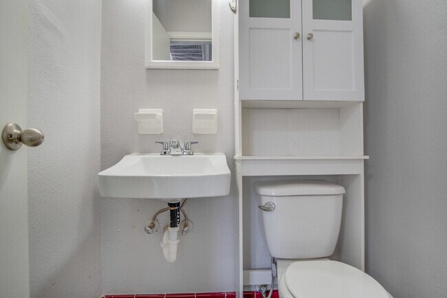 Building Photo - Updated 3-Bedroom, 2-Bath Ranch with Fenced Backyard, Carport, and Modern Kitchen