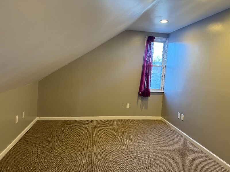 Building Photo - 38 S Gates Ave