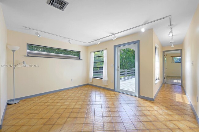 Building Photo - 5746 SW 53rd Terrace