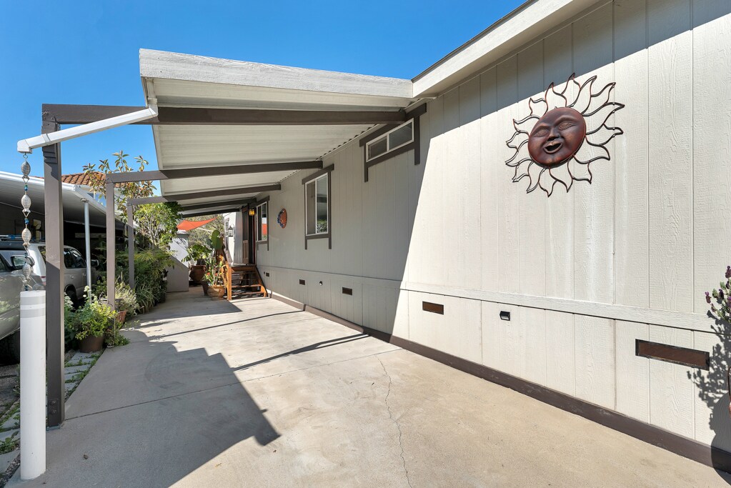 Building Photo - 171 Comanche