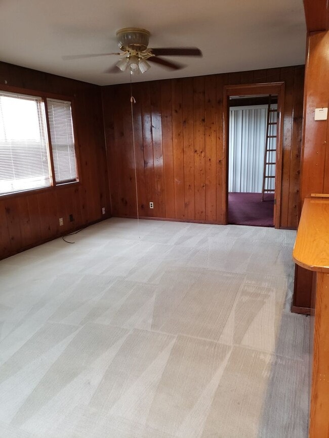 Building Photo - Cozy 3 Bedroom 2 Bath With Bonus Loft