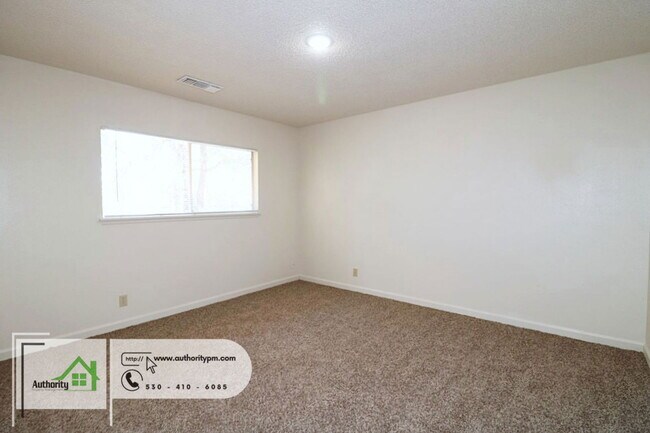 Building Photo - 333 Boulder Creek Dr