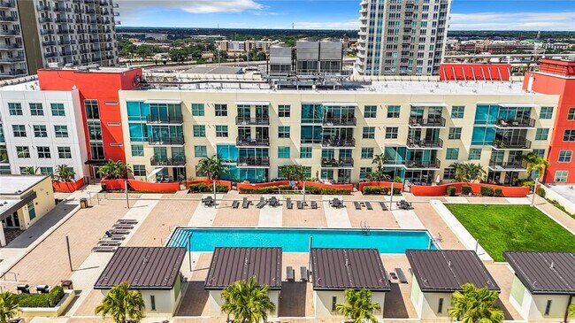 Building Photo - 1208 E Kennedy Blvd