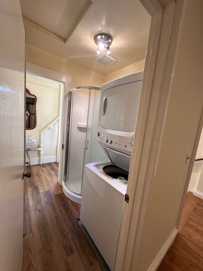 Building Photo - Live where you work! Mixed commercial use with amazing Rustic Remodeled living quarters!