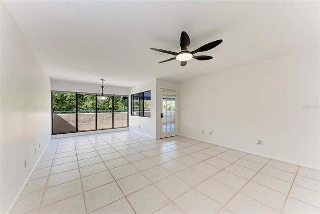 Building Photo - 835 S Osprey Ave