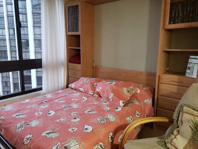 Murphy Bed Queen size - 300 Wai Nani Way