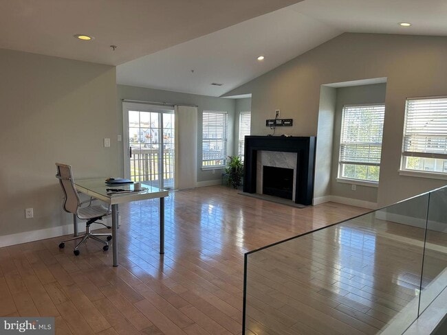 Building Photo - 9 Wagon Wheel Rd