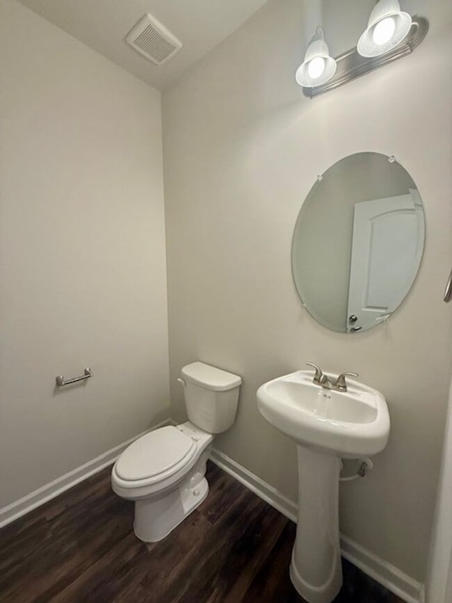 Building Photo - Two bedroom, 2.5 bath townhome in Ridge Creek, Whitsett