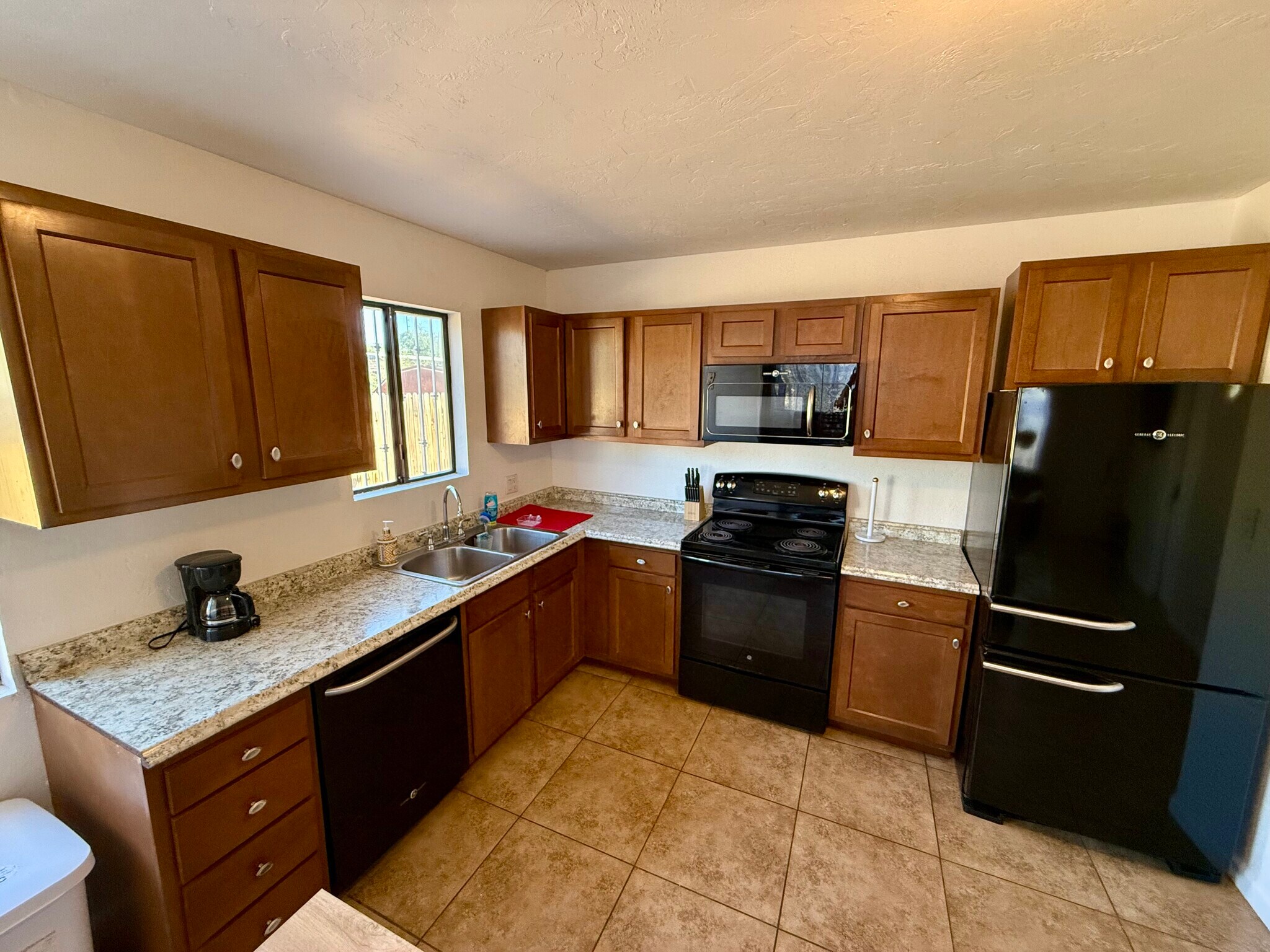 Building Photo - 1231 E Lee St