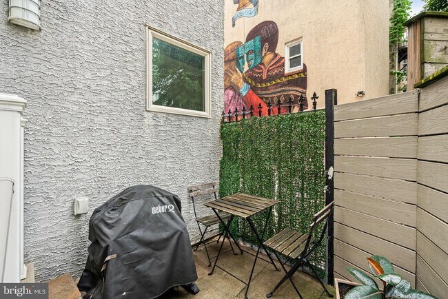 Building Photo - 444 Poplar St