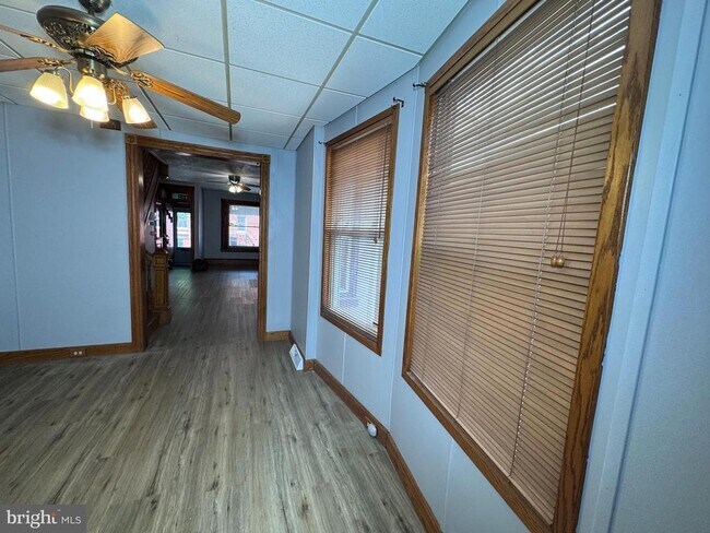 Building Photo - 403 N 12th St